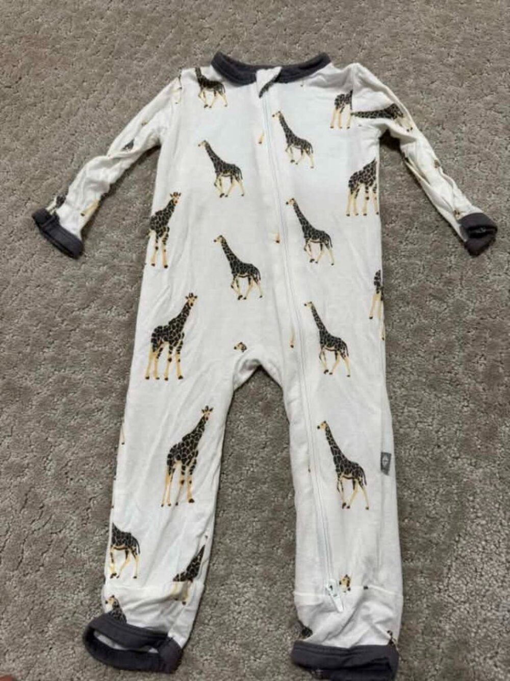 Kyte giraffe zipper romper